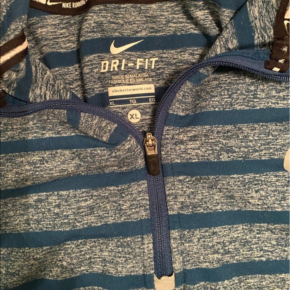 Nike pullover - Picture 2 of 4
